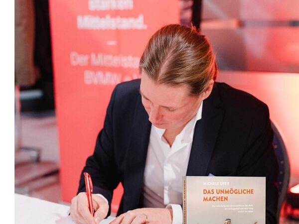 Weihnachts-Aktion: mit einem signierten Exemplar Motivation, Inspiration und Hoffnung verschenken | Dr. Michele Ufer, Speaker, Sportpsychologe, Extremläufer